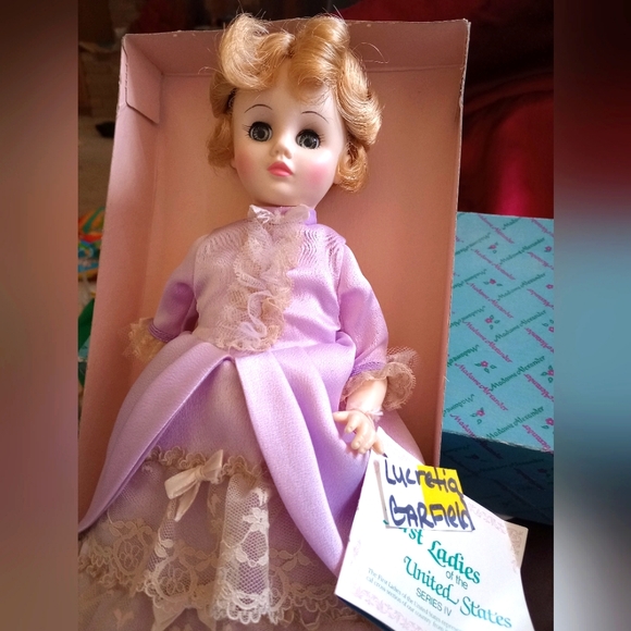 FIRST LADIES OF USA COLLECTION  BY MADAM ALEXANDER, LUCRETIA GARFIELD, 13" - Picture 2 of 3